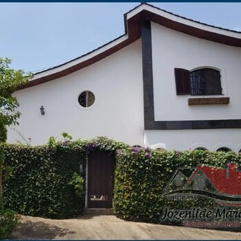 Sobrado 4 dormitórios sendo 2 suítes e 4 vagas