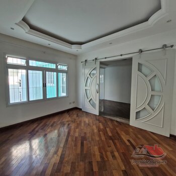 Casa térrea 2 dormitórios sendo 1 suíte 3 vagas  Edícula