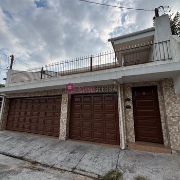 Casa térrea (IMÓVEL COM DUAS RESIDÊNCIAS)