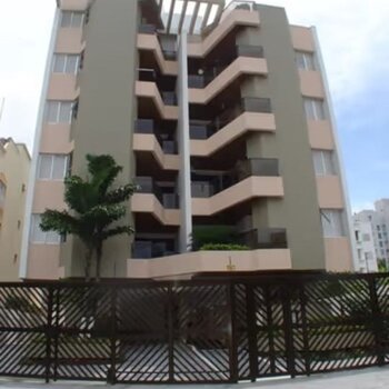 Apartamento mobiliado à venda em Guarujá, praia da Enseada.