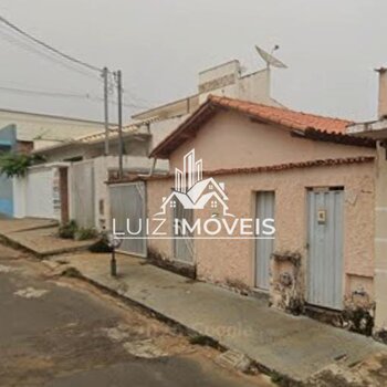 Vendo 1 Casa + 2 barracos Bairro N S Fatima São Gotardo MG