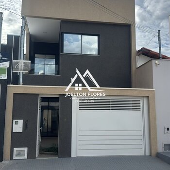 Casa próxima do Centro de Taiobeiras!