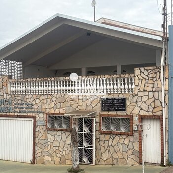 Residência de Alto Padrão com Clínica Integrada no Centro